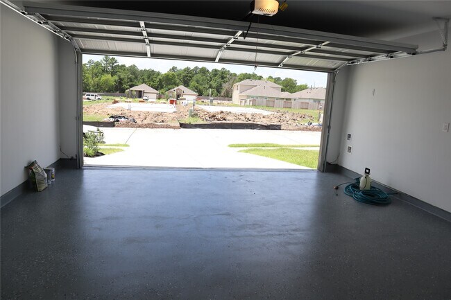 Building Photo - 216 Lantana Ln