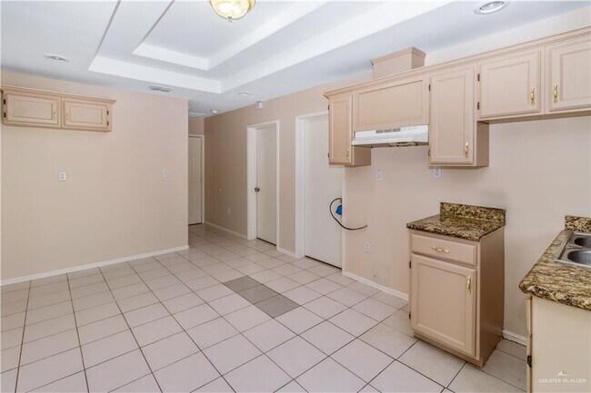 Building Photo - 21 E Saenz Ave