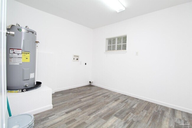Building Photo - 150 E Ensley St