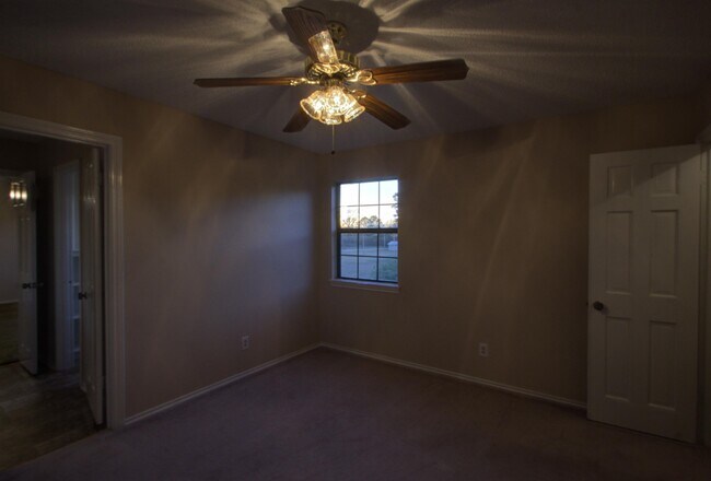 Building Photo - 7890 Blackman Ferry Rd