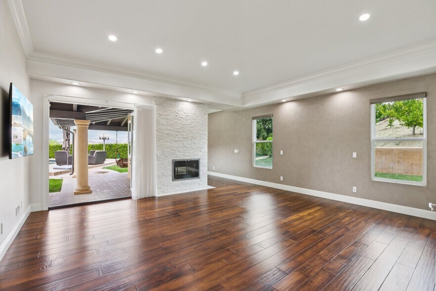 Building Photo - 27048 Triumph Ave