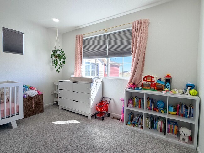Building Photo - Beautiful Single Family Home | Aurora