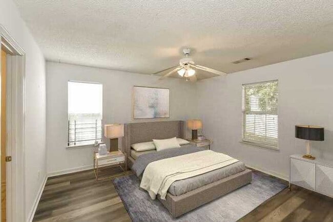 Building Photo - Fantastic 3bd/2ba home! Let yourself in!