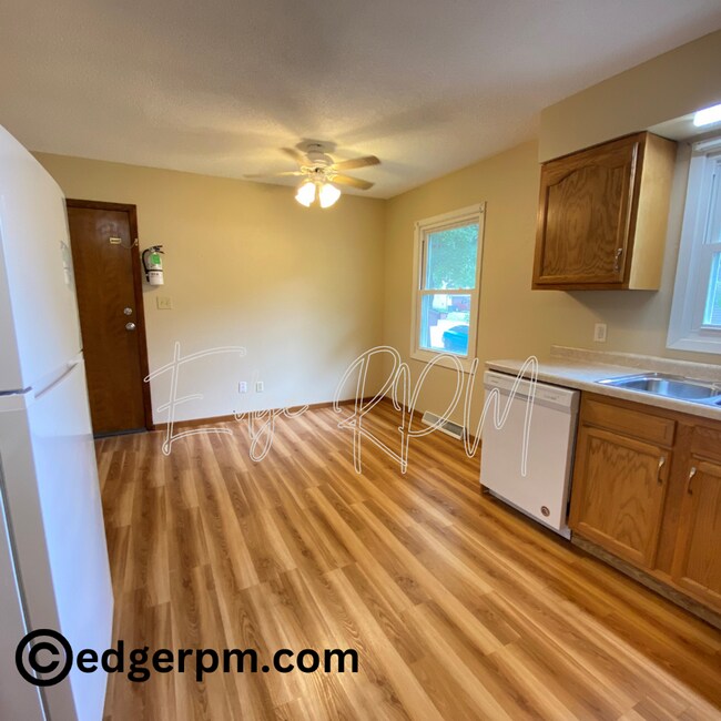 Building Photo - 2624 W 3rd St