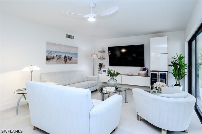 Building Photo - 592 Beachwalk Cir