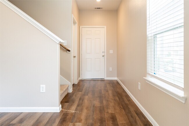 Building Photo - 11735 Armadale Dr