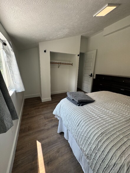 Building Photo - 805 E Taylor St