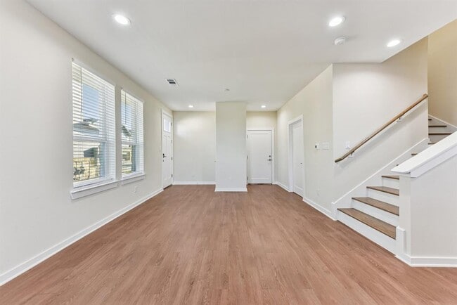 Building Photo - 17012 Marsh Wren Pass