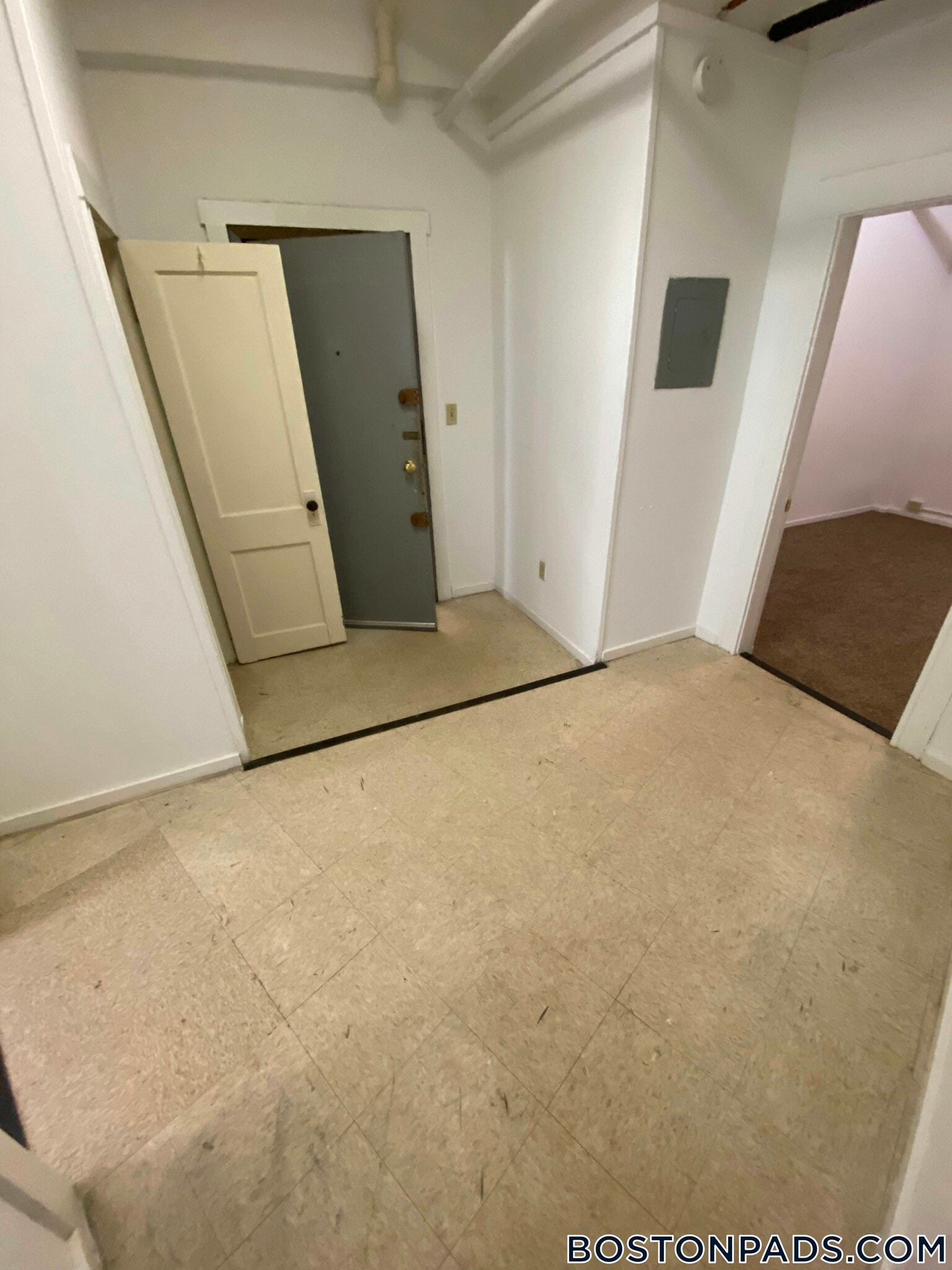 Building Photo - 137 Park Dr