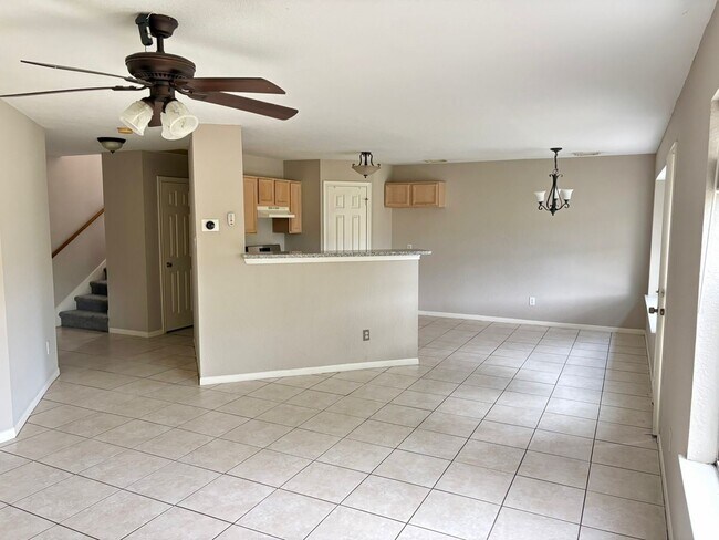 Building Photo - 2117 Whittier Dr