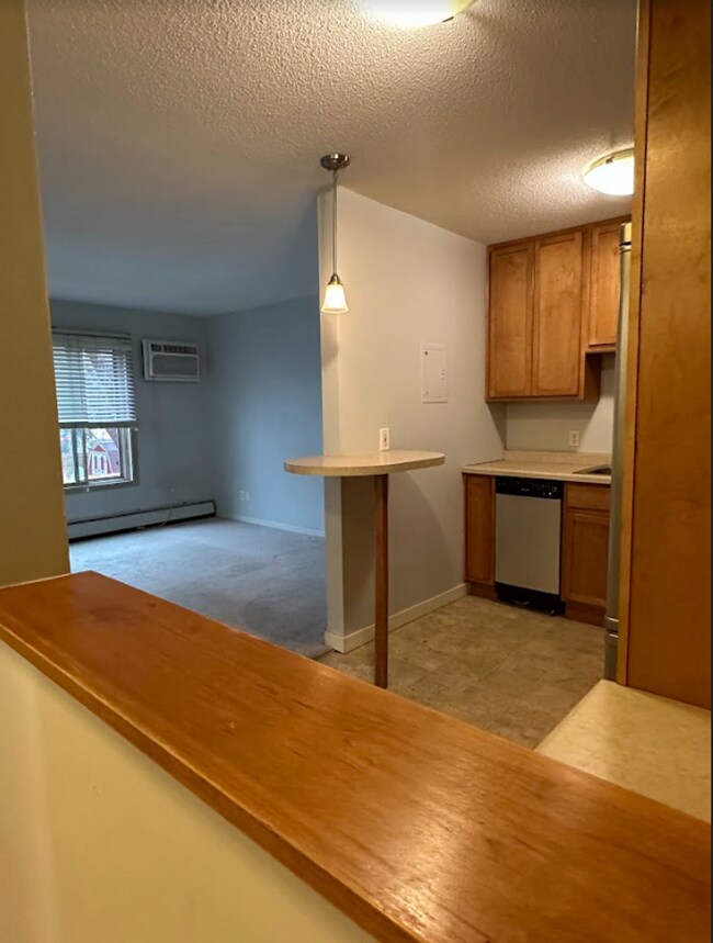 Building Photo - 3729 Snelling Ave