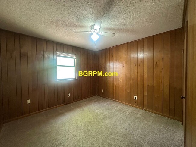 Building Photo - 1515 Pine Dr