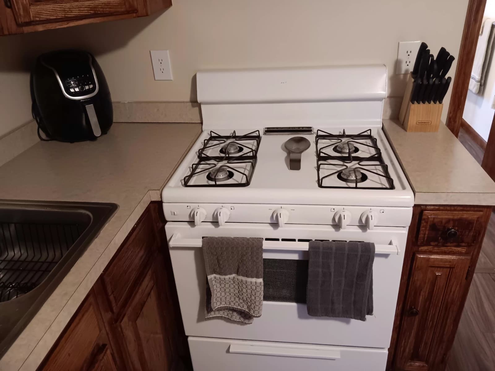 Building Photo - 700 W Dominick St