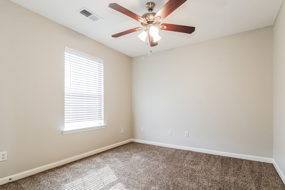 Building Photo - 9949 Fox Run Dr