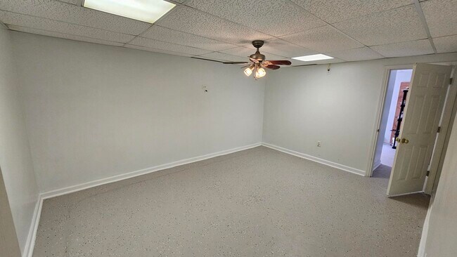 Building Photo - 1381 Providence Dr