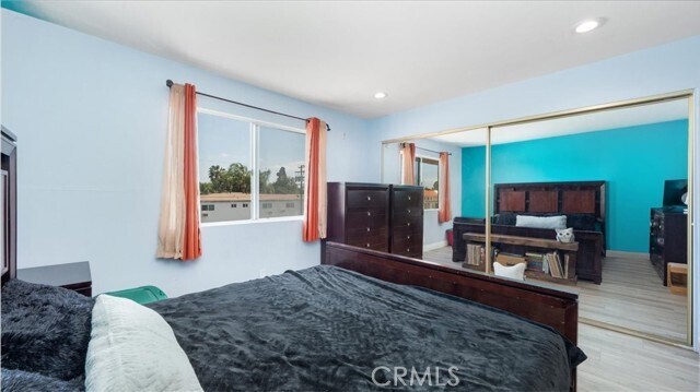 Building Photo - 400 N Acacia Ave