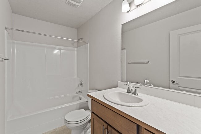 Building Photo - Luxury 3 Bed, 2 Bath Rancher in Spokane Va...