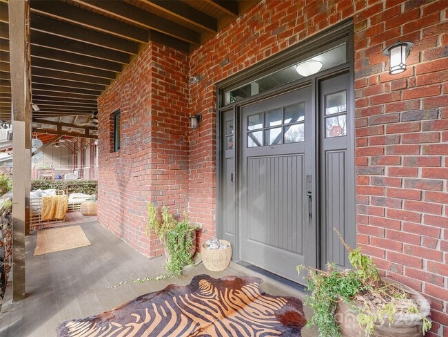 Building Photo - 1413 Devon Dr