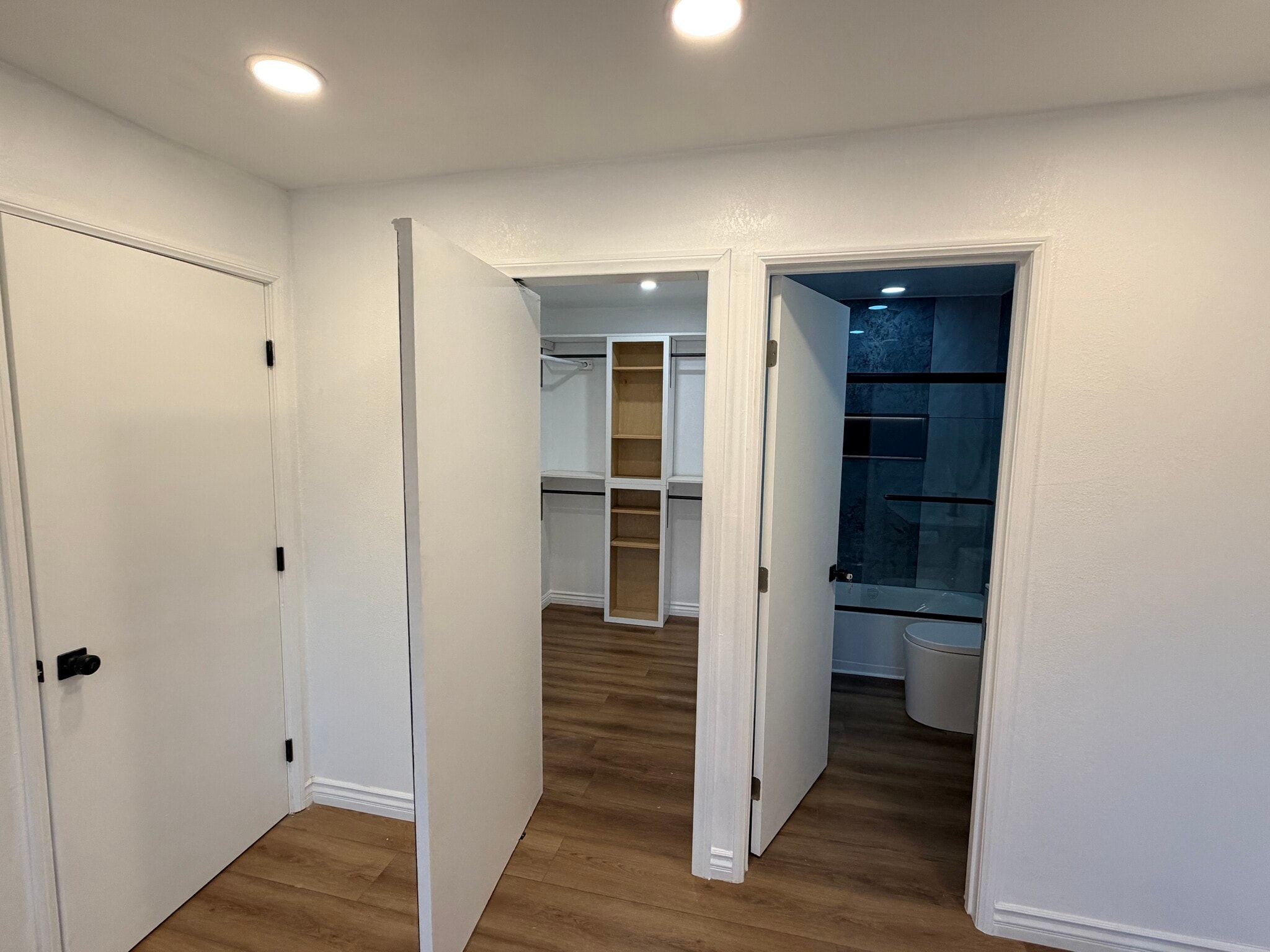 Building Photo - 18530 Hatteras St