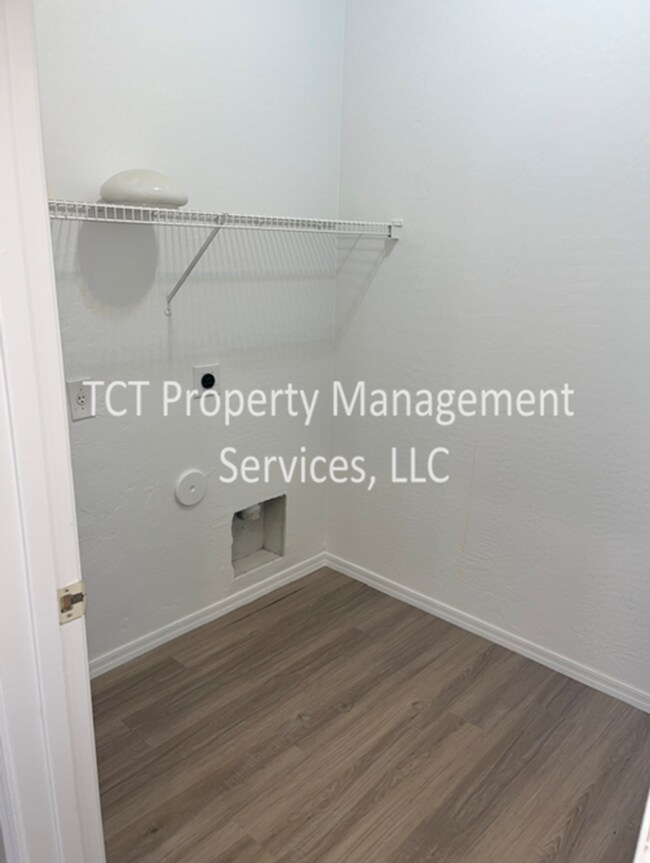Building Photo - Newly updated 3 bed/2 bath in Sheely Farms