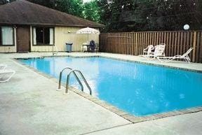 Primary Photo - Rolling Meadows Apartments