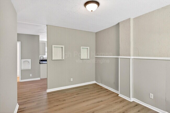 Building Photo - 437 Carver Ln