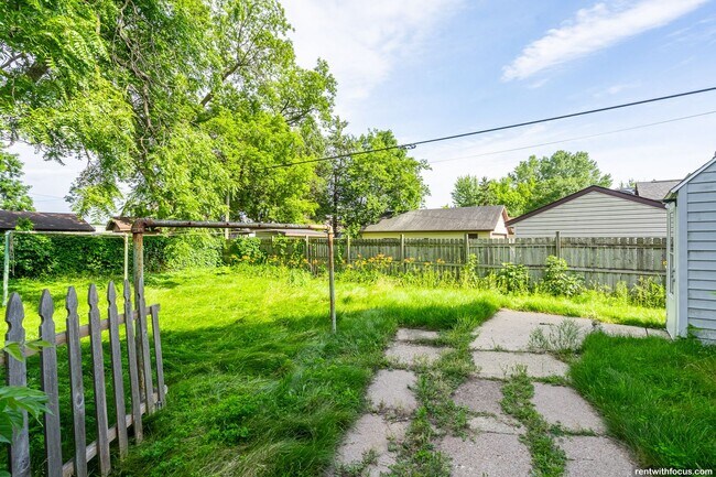 Building Photo - 1016 N Union St