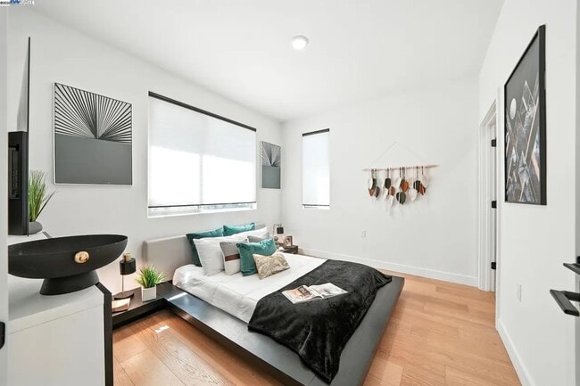 Building Photo - 25243 Villager Ln