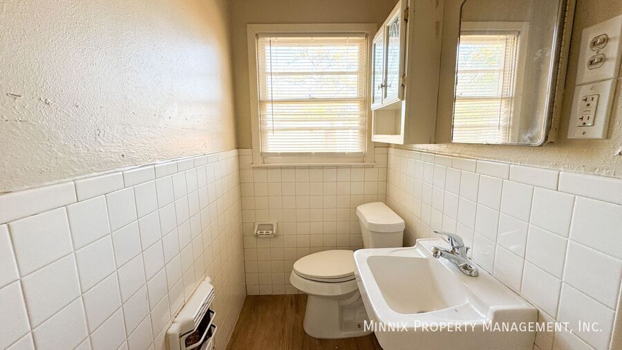 Building Photo - 3034 57th St