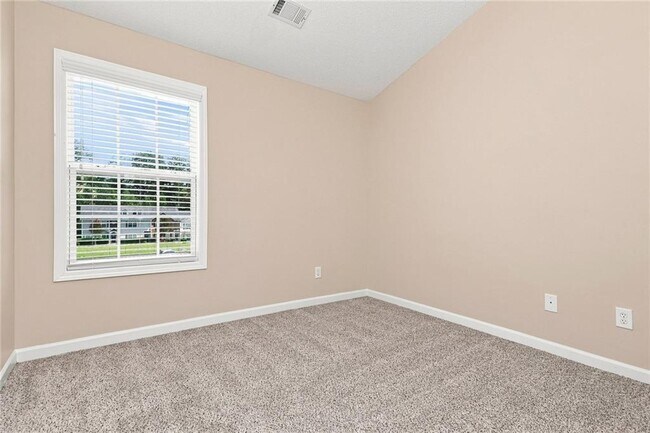 Building Photo - 8606 Thomas Ln