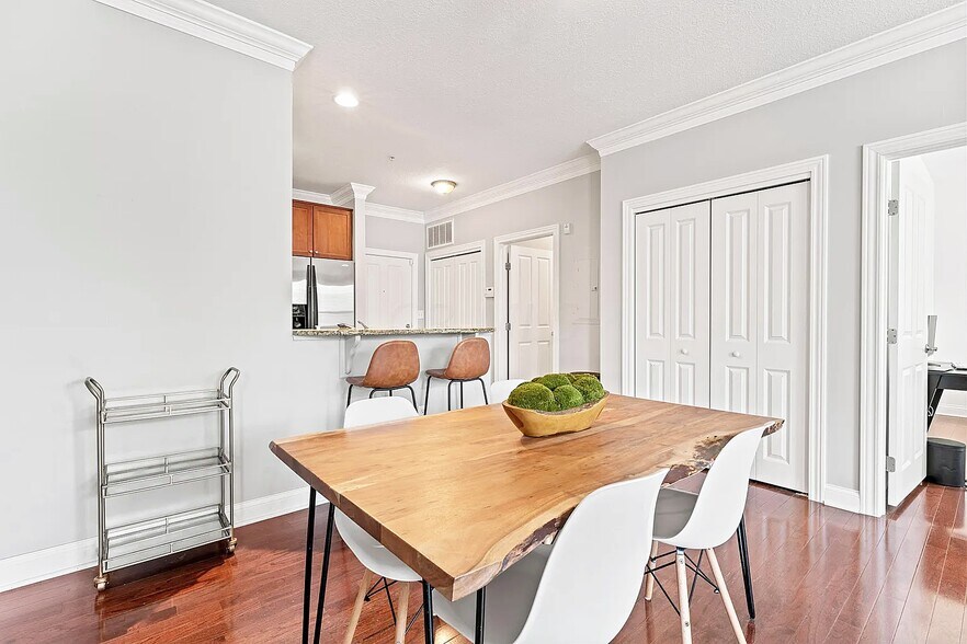 Dining Area - 515 W 1st Ave