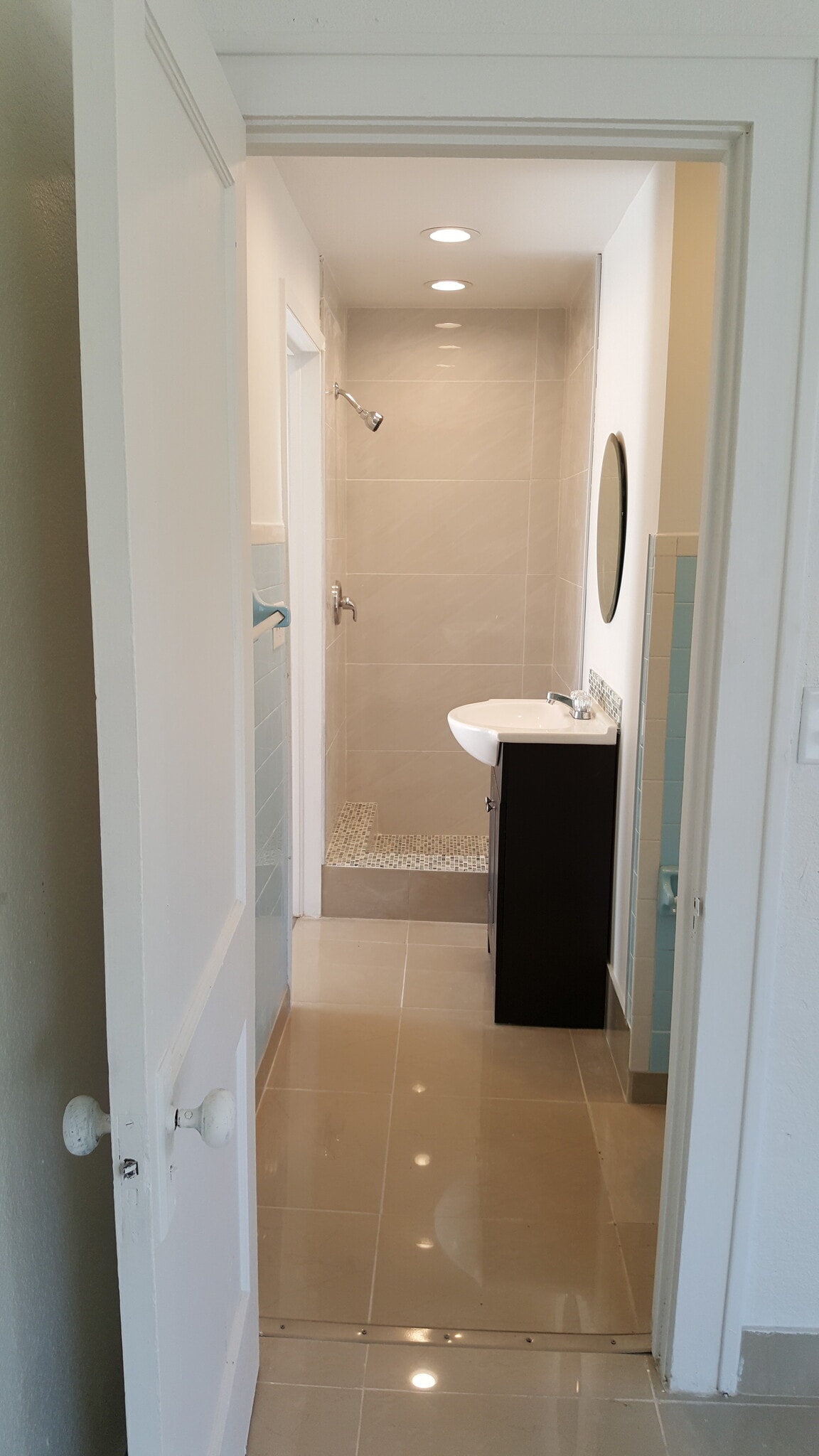 Building Photo - 319 Kenilworth Blvd