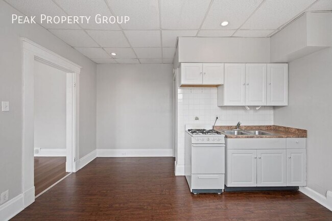 Building Photo - 2549 University Ct