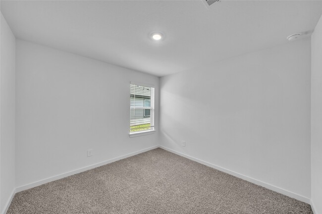 Building Photo - 30715 Wicklow Gdns Dr