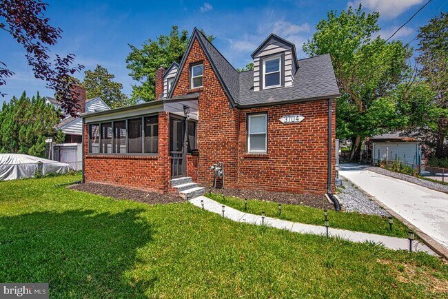 Building Photo - 3704 Hamilton St