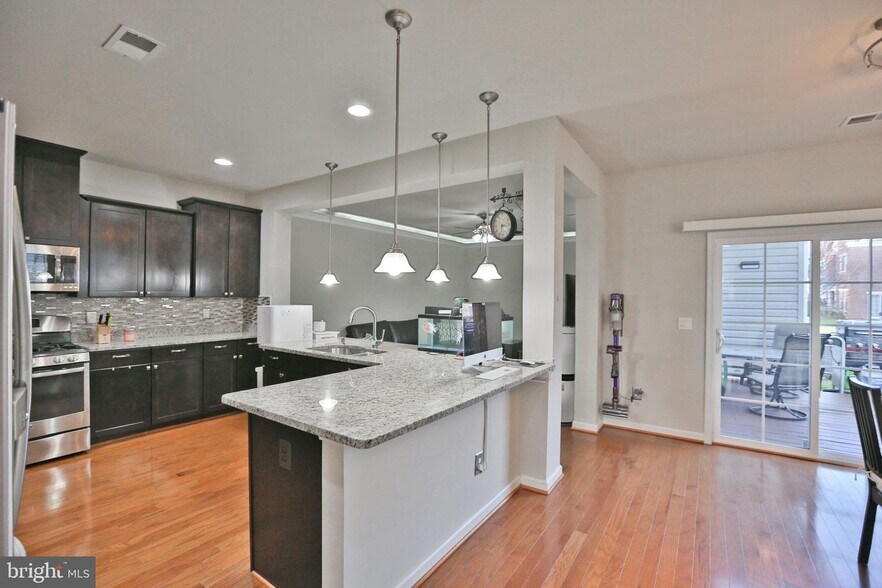 Building Photo - 21112 Sugarview Dr