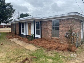 Building Photo - 84 Steele Ln
