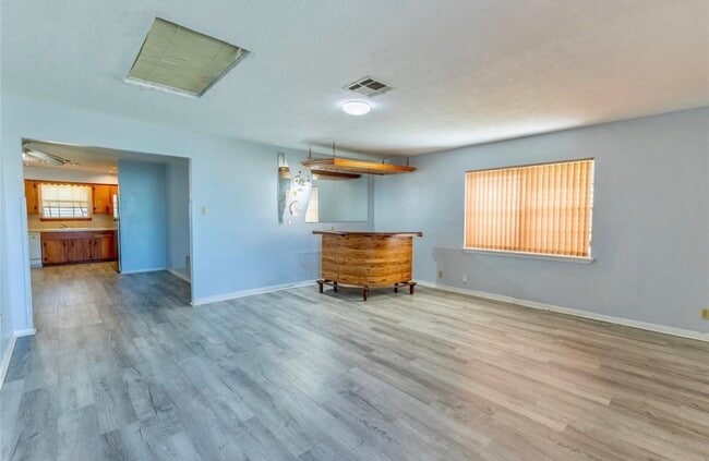 Building Photo - 6302 Park Ave