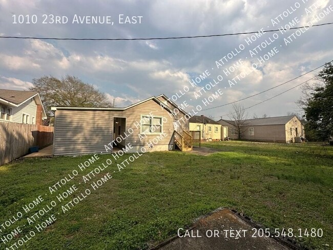 Building Photo - 1010 23rd Ave E