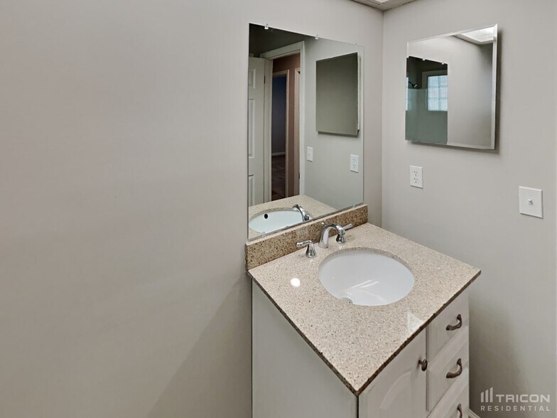 Building Photo - 1729 Farm Way