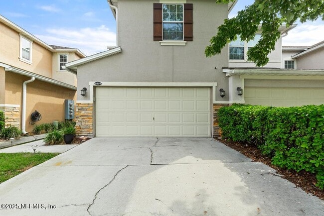 Building Photo - 6019 Bartram Village Dr