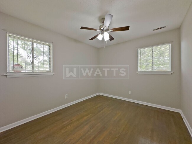 Building Photo - 3-Bedroom Home in Midfield