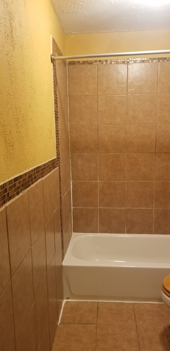 bathroom - 328 Hancock St