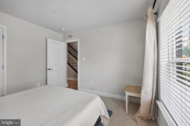 Building Photo - 7564 Warburg Way
