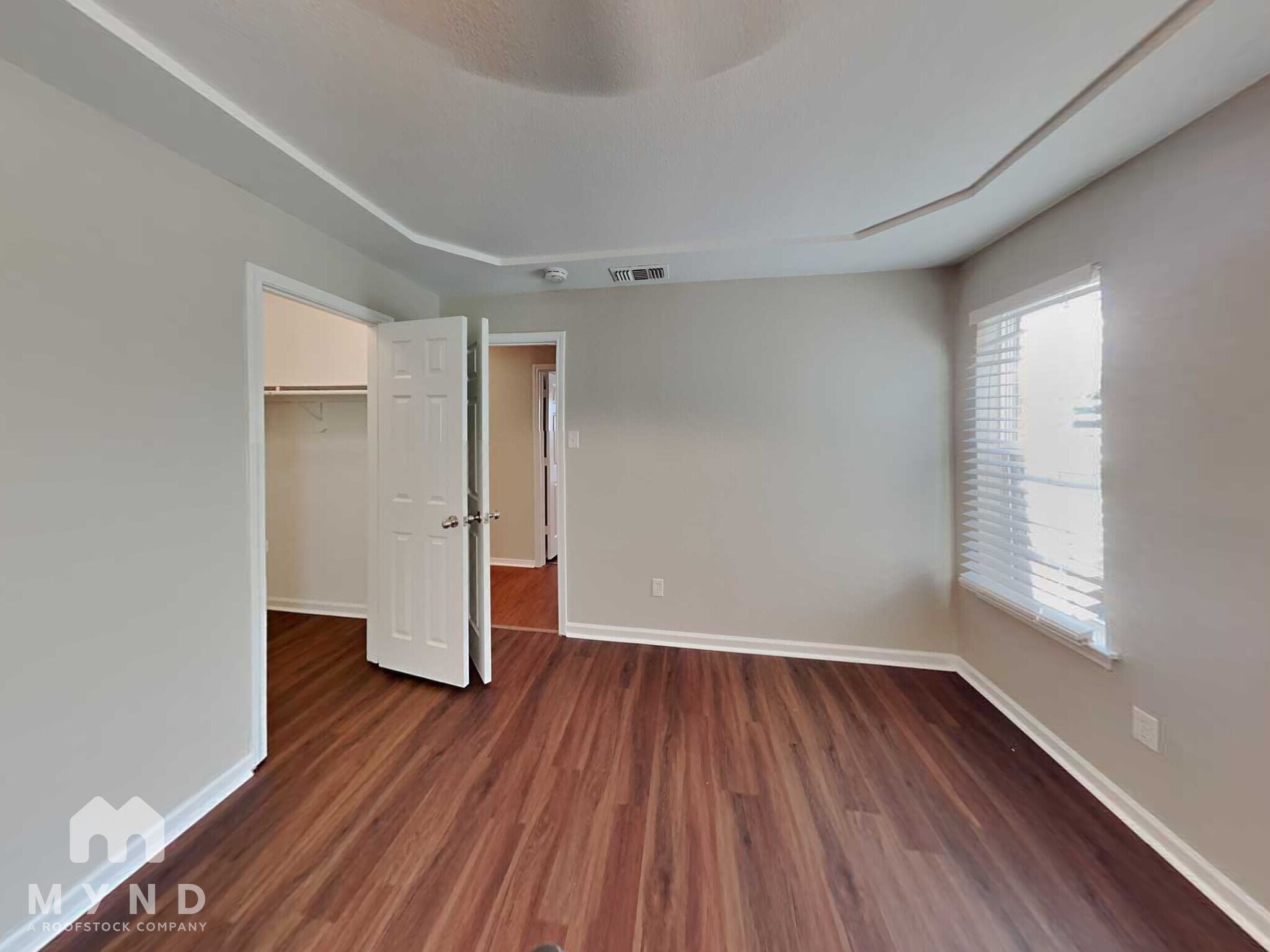 Building Photo - 461 NW Charlyne Dr
