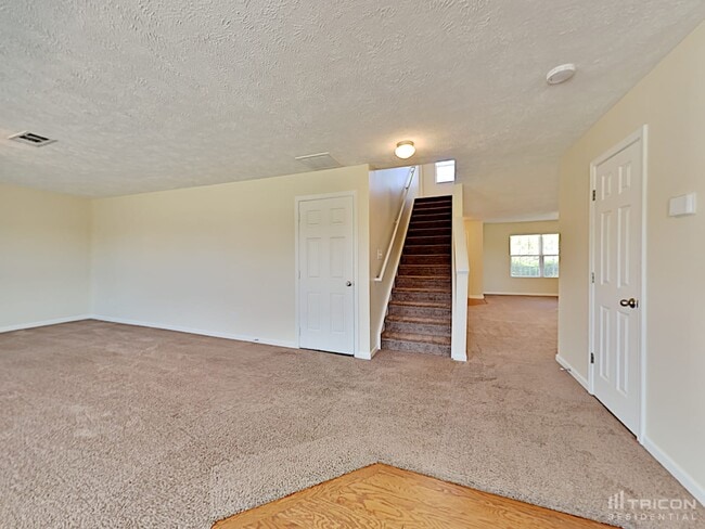Building Photo - 1009 Harmony Ln