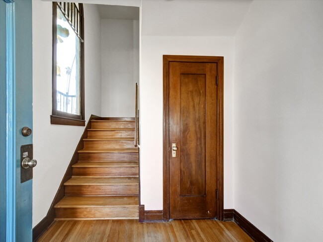 Building Photo - 243 N Berendo St