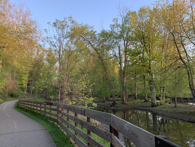 Red cider walking trail sincere 3 - 1935 Hoyt Ave