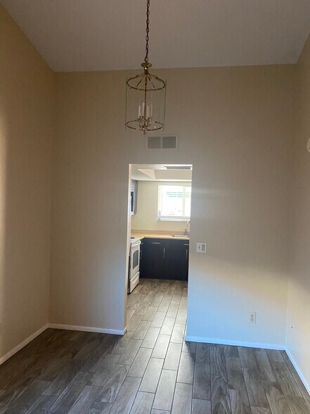 Building Photo - 15641 N 63rd Way