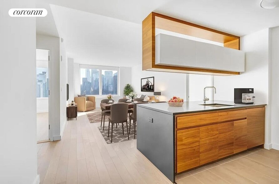 Primary Photo - 550 W 45th St